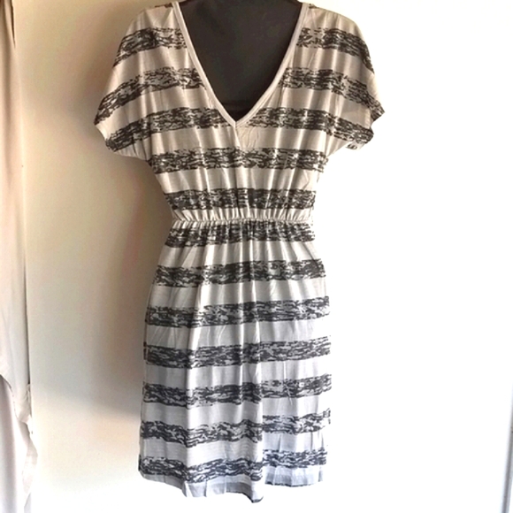 La Moda Beachwear V-neckline Beach  Dress - Picture 5 of 5